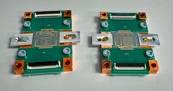 two-thin-film-lithium-niobate-photonic-integrated-circuits-designed-for-generating-distributing.jpg